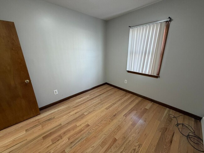 Building Photo - 365 West Ave