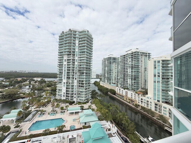 Building Photo - 16400 Collins Ave