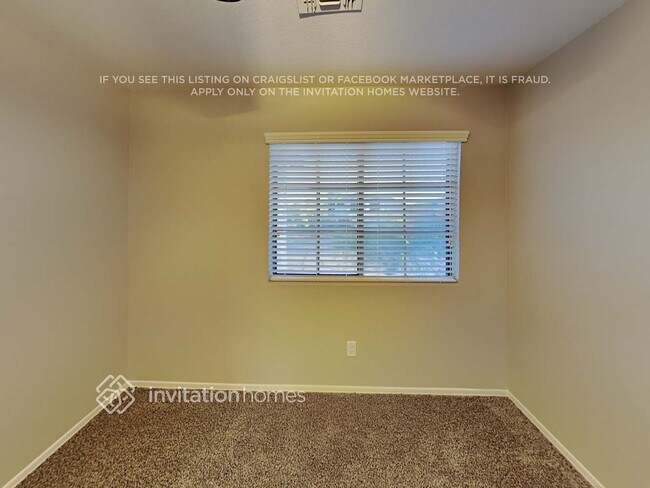 Building Photo - 858 E Nardini St