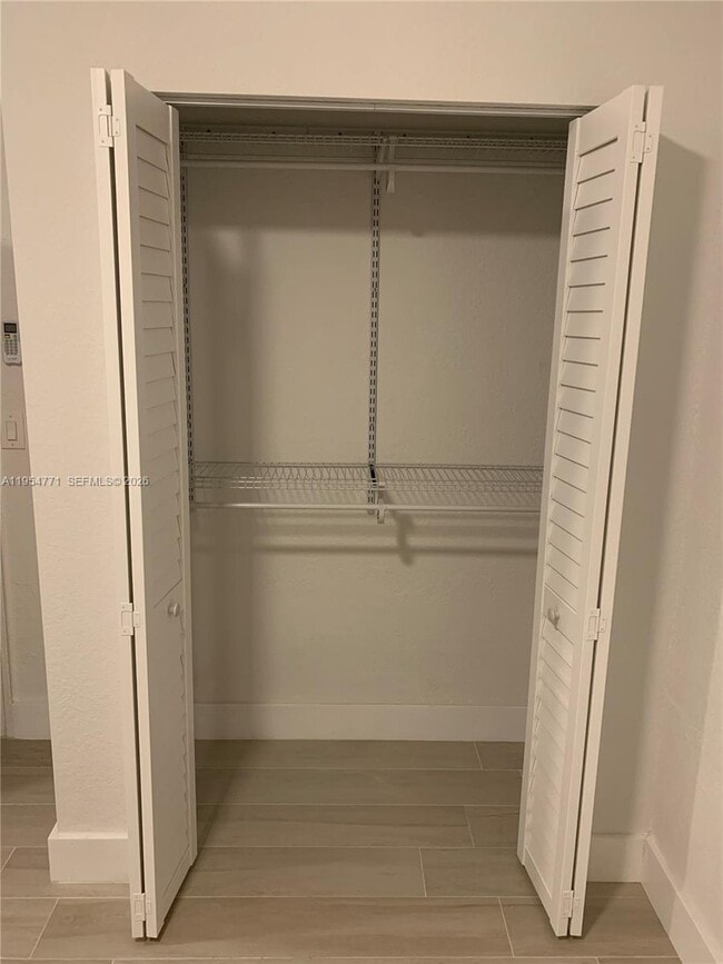 Building Photo - 712 SW 56th Ave