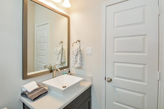 Building Photo - 923 Orange Zest Ln