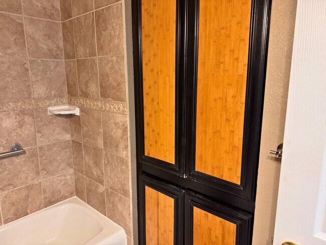 Building Photo - 3 Bed 1.5 Bath Home Close to Sheppard AFB!