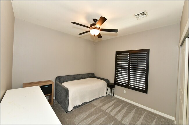 Building Photo - 13187 Borwick Rd