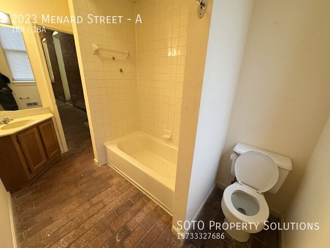 Building Photo - 2023 Menard St