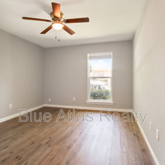 Building Photo - 412 Arborview Dr