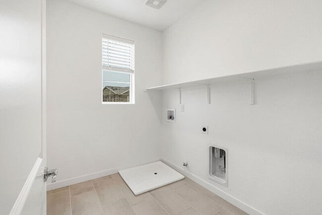 Building Photo - 8151 Lavigne Cir