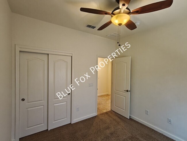 Building Photo - 12812 N Camino Vieja Rancheria