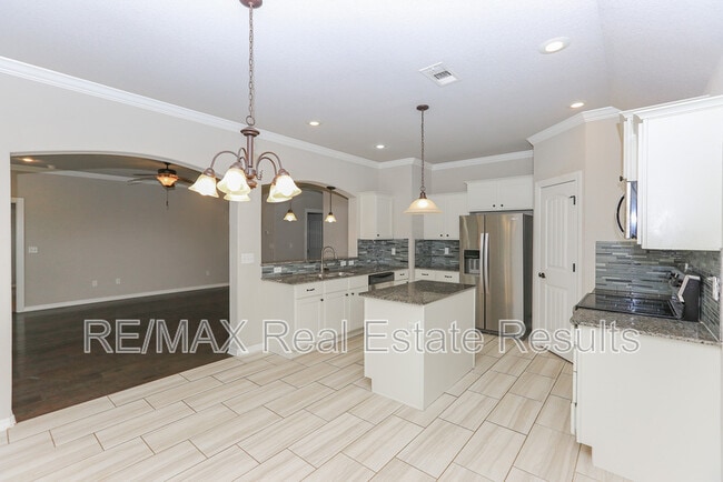 Building Photo - 4494 W Wales Dr