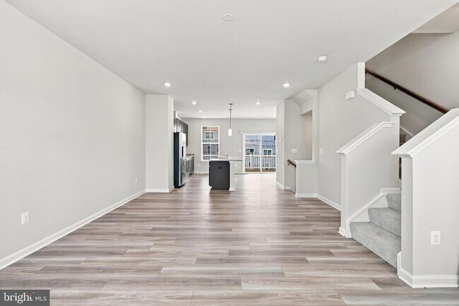 Building Photo - 432 Seeback Dr