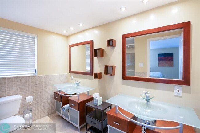 Building Photo - 2681 S Course Dr