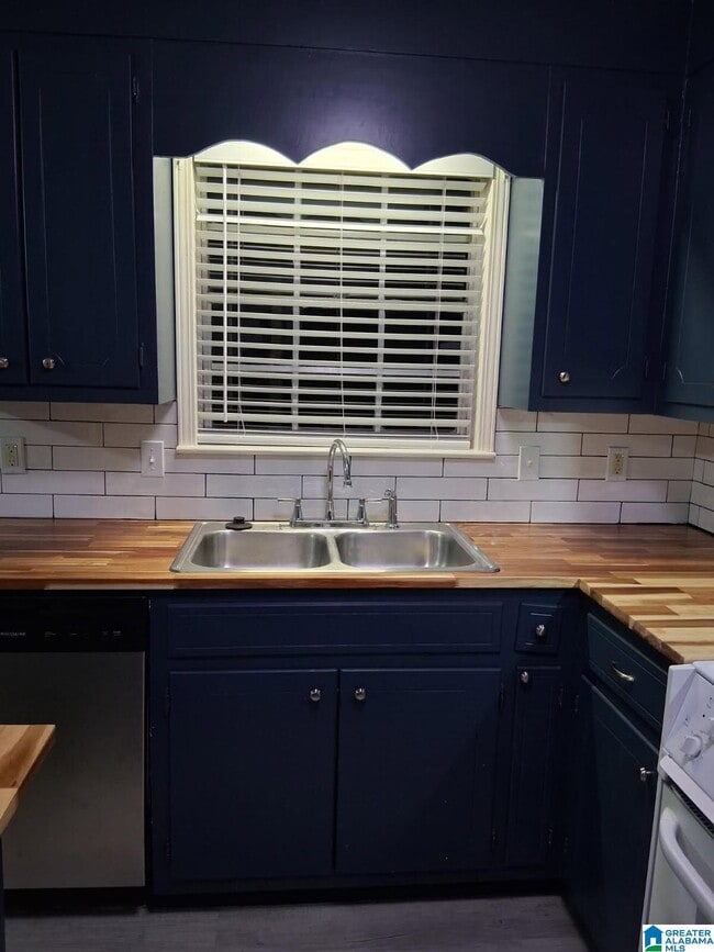 Building Photo - 839 Linbard Ln