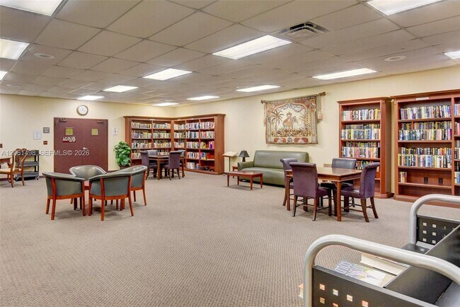 Building Photo - 3049 Wolverton C