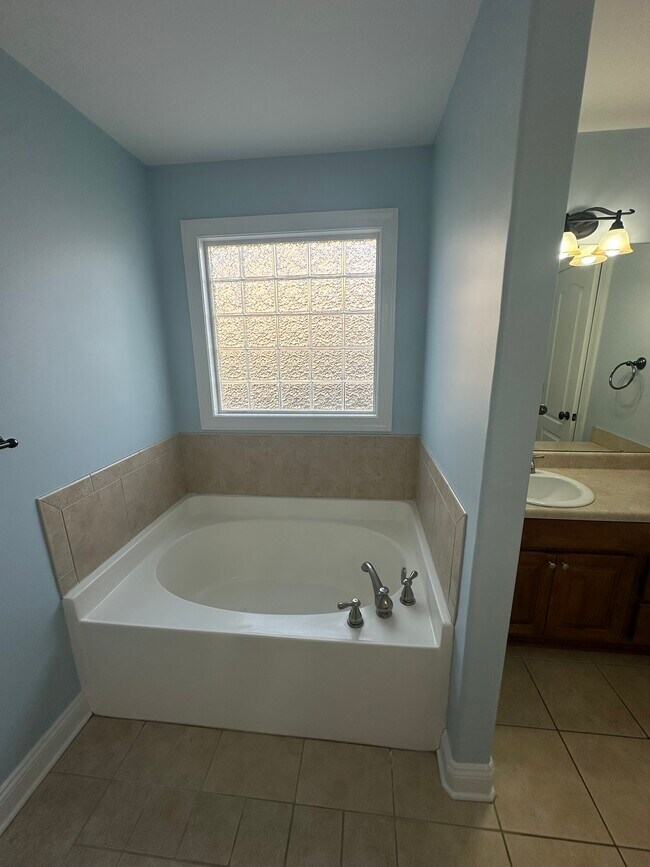 Building Photo - 66 Waxflower Dr