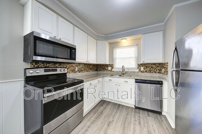 Building Photo - 15378 Wormer Ave