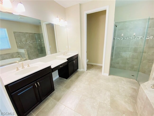 Building Photo - 2108 SW 28th Terrace