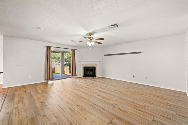 Building Photo - 11140 Currin Ln