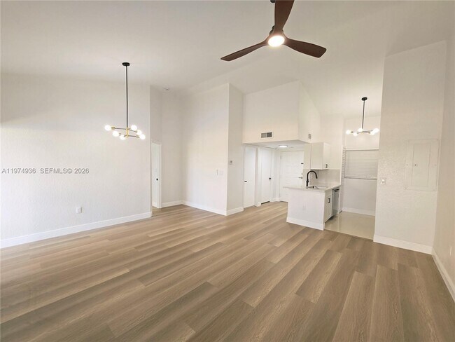 Building Photo - 2881 N Oakland Forest Dr