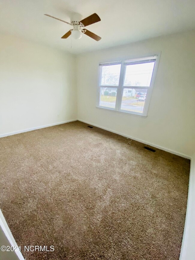 Building Photo - 318 Starling St