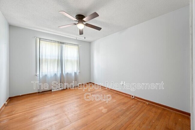 Building Photo - 7673 Barclay Ave