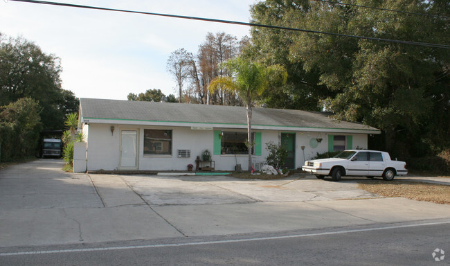 Building Photo - Lake Melena Way Apartments