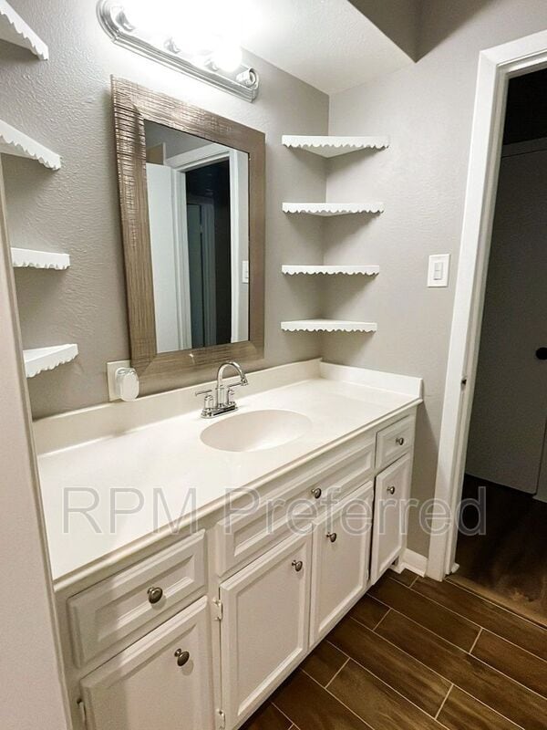 Building Photo - 10506 Rockaway Dr