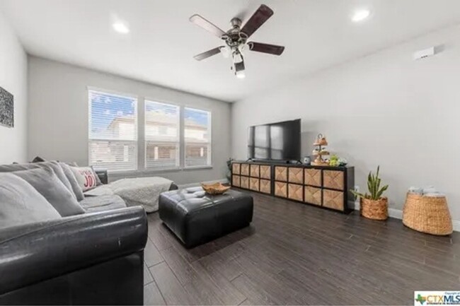 Building Photo - Spacious 4BR House in Harker Heights