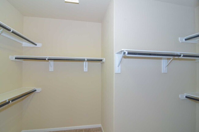 Building Photo - 15706 Whispering Green Dr