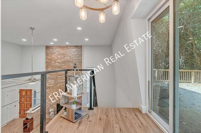 Building Photo - 2037 Lewis Turner Blvd