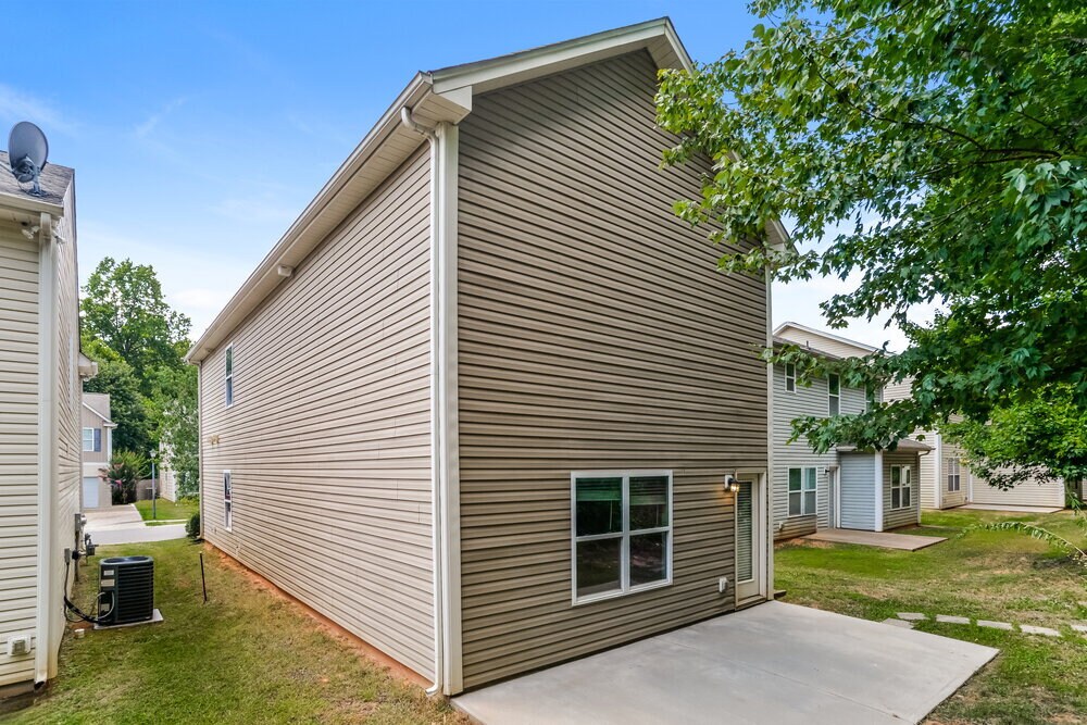 Building Photo - 1048 Joselynn Drive