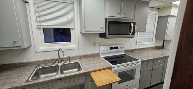 Building Photo - 438 Goethe St