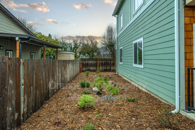 Building Photo - 3623 S J St