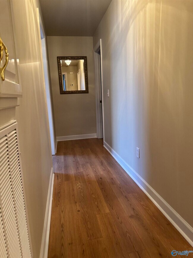 Building Photo - 101 Willowmere Cir