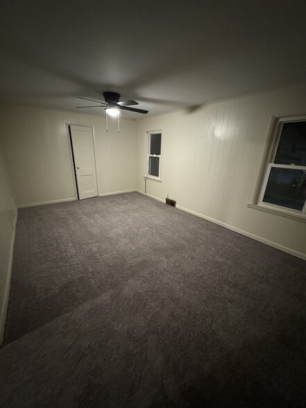 Building Photo - 34 Robble Ave