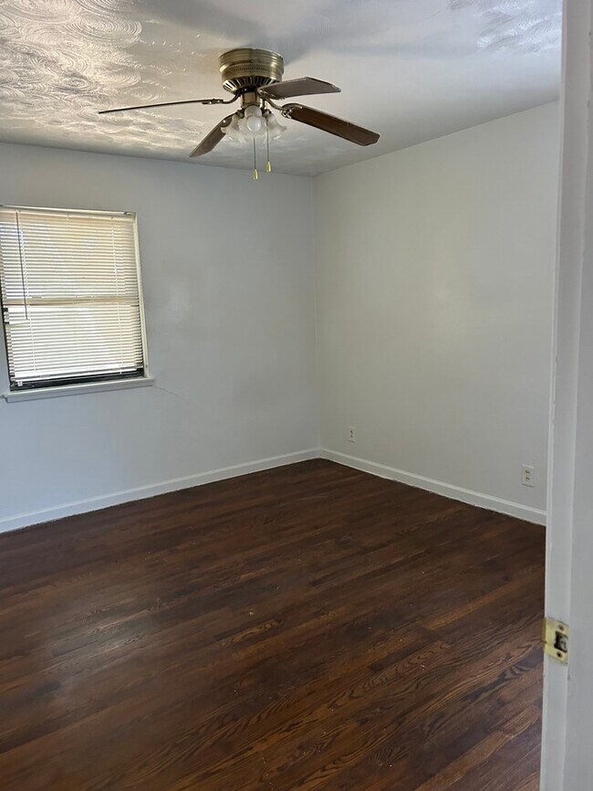 Building Photo - Great Rental in Farmers Branch, TX 75234