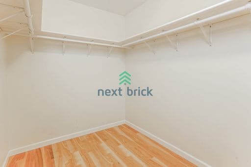 Building Photo - Stunning cul-de-sac residence near Odle Middle School and Bellevue Aquatic Center!