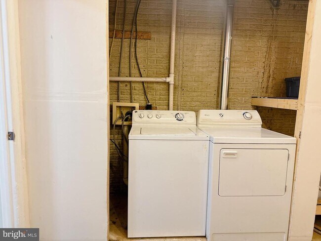 Building Photo - 15427 Beachwater Ct