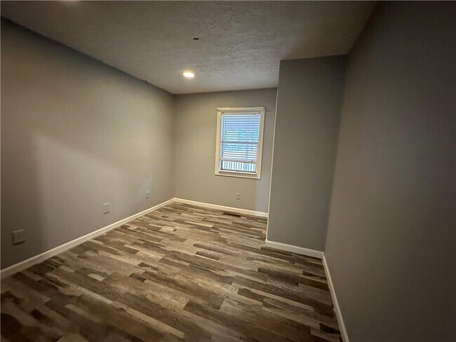 Building Photo - 7597 Rockbridge Rd SW