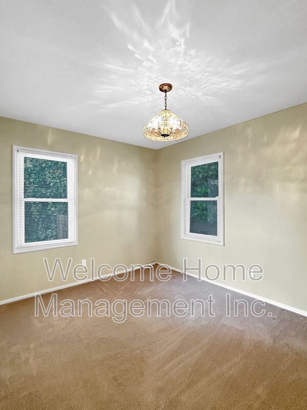 Building Photo - 1228 Sandelin Ave