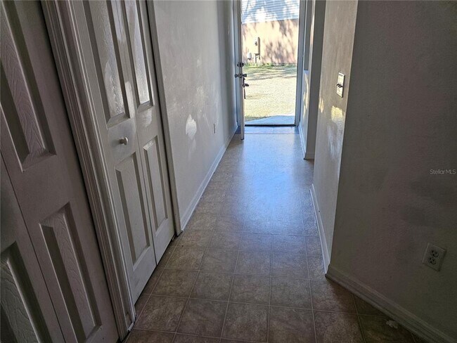 Building Photo - 479 Cardinal Ct