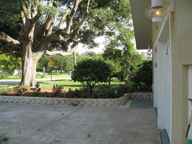 Building Photo - 45 S Shell Rd