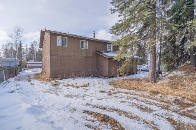 Building Photo - 615 Ginko Rd