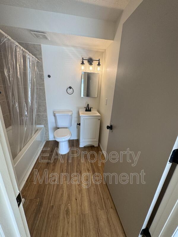 Building Photo - 1320 Dr Martin Luther King Jr Ave NE