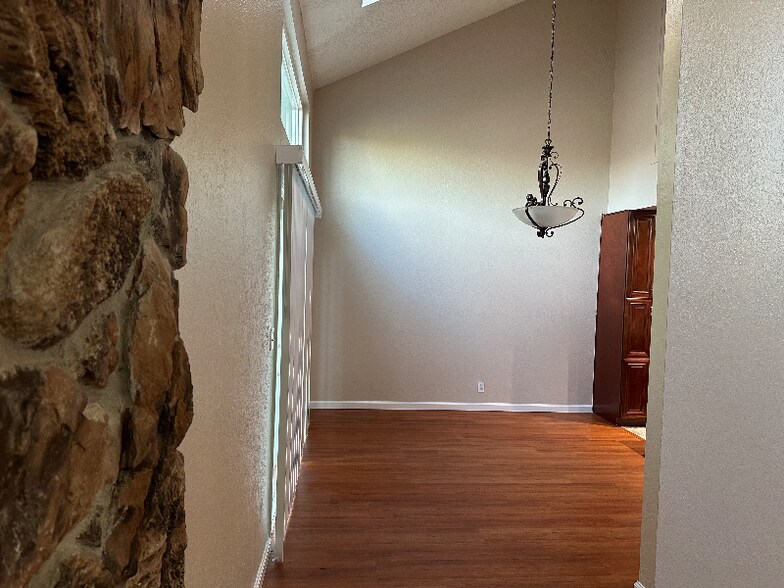 Building Photo - 11452 Garden Terrace Dr