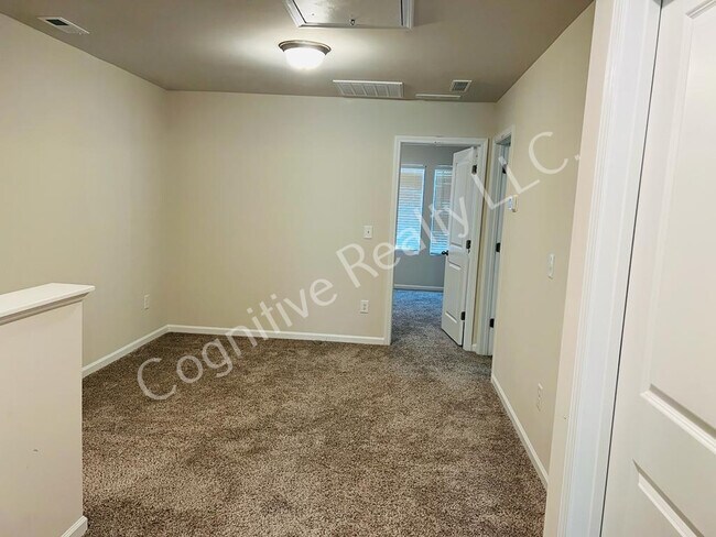 Building Photo - 280 Brook Farm Ln