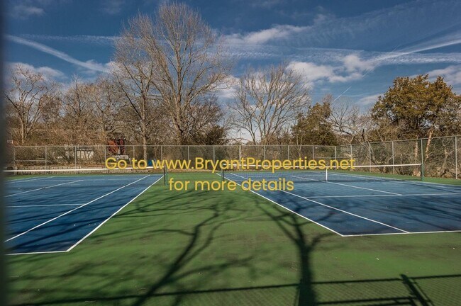 Building Photo - Madison/Rivergate Area - 3 Bedroom, 2.5 Baths