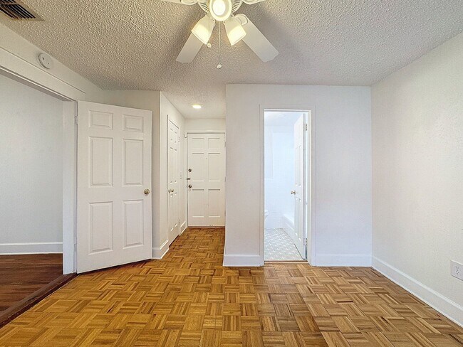 Building Photo - 226 9th Ave N
