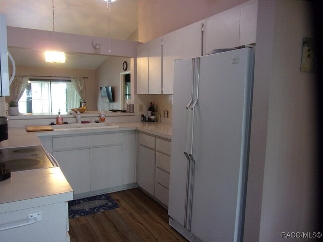 Building Photo - 470 Siesta Terrace