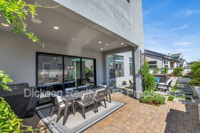 Building Photo - 6120 Triple Crown Dr