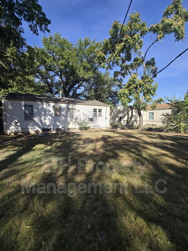 Building Photo - 1128 S Quentin St