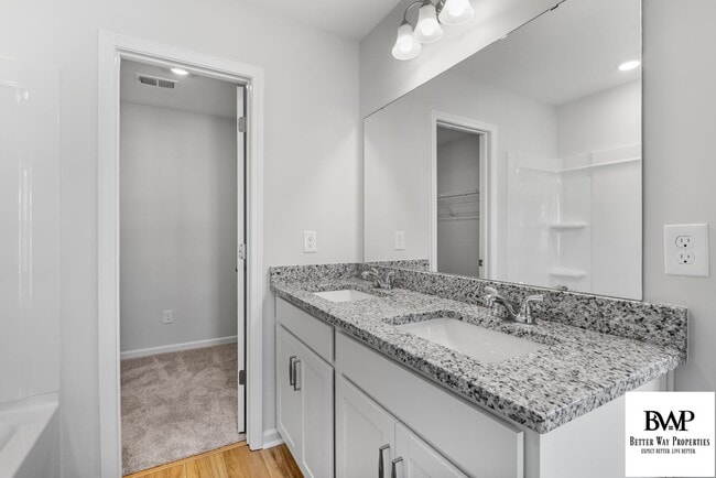 Building Photo - 1050 Astoria Dr